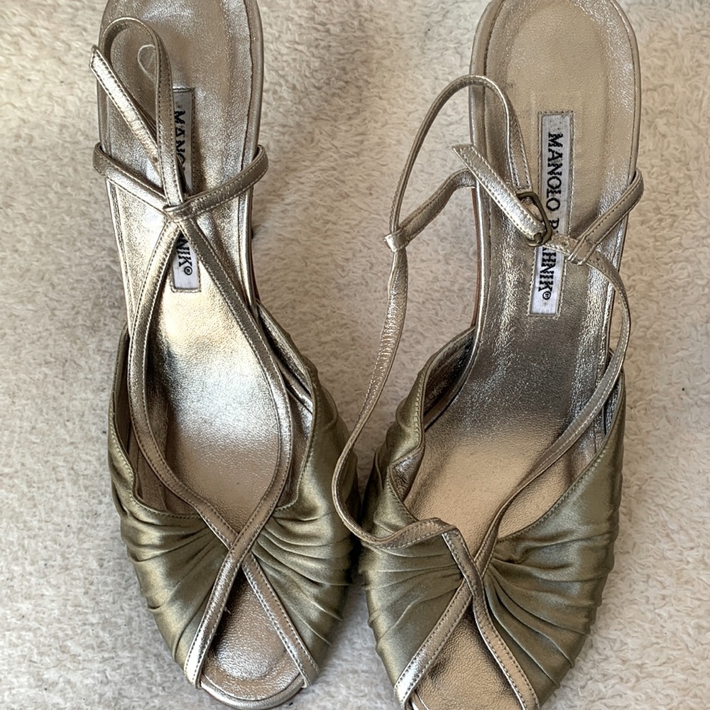 Manolo Blahnik  gold leather sandals 4 inches   stiletto heel 
Open toe .